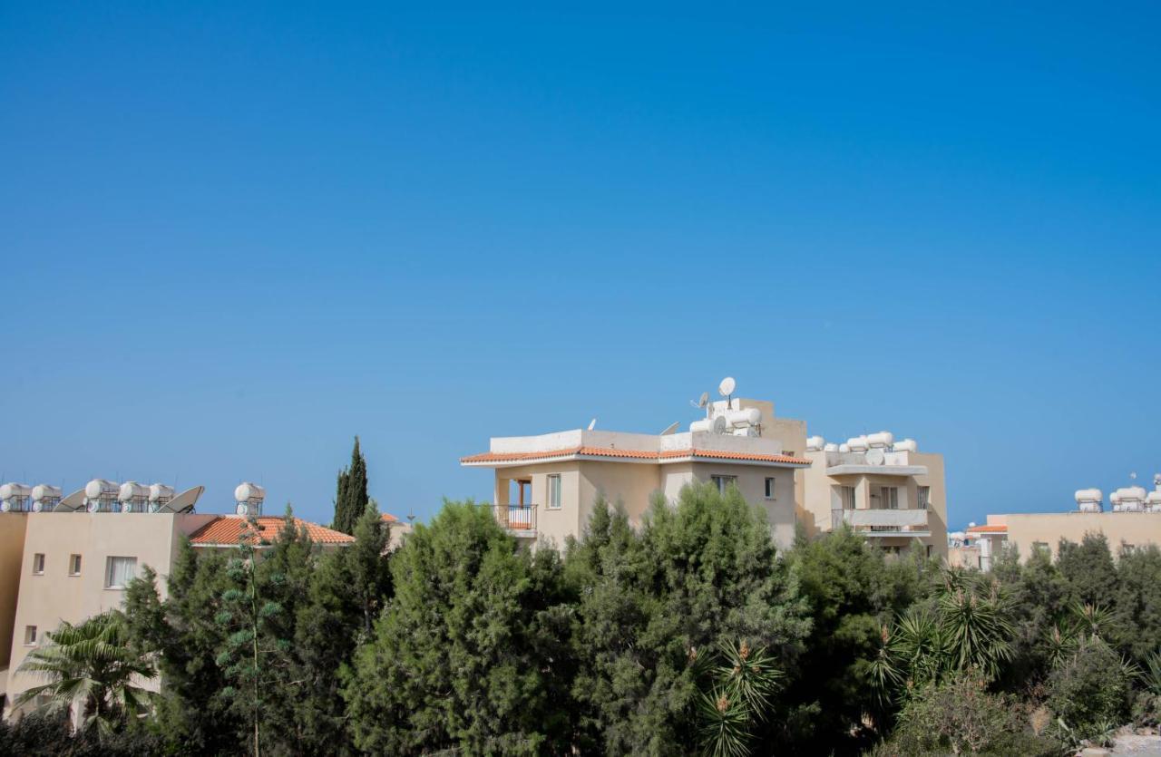 Modern Apartment Not Far From The Beach Paphos ภายนอก รูปภาพ