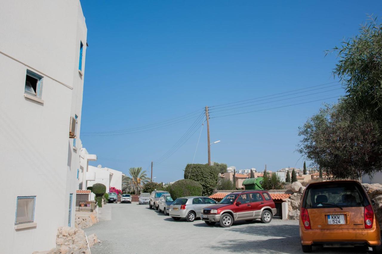 Modern Apartment Not Far From The Beach Paphos ภายนอก รูปภาพ