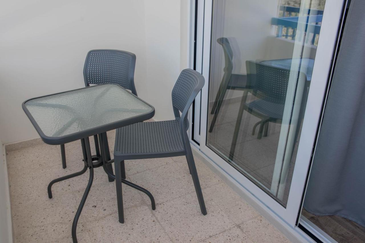 Modern Apartment Not Far From The Beach Paphos ภายนอก รูปภาพ